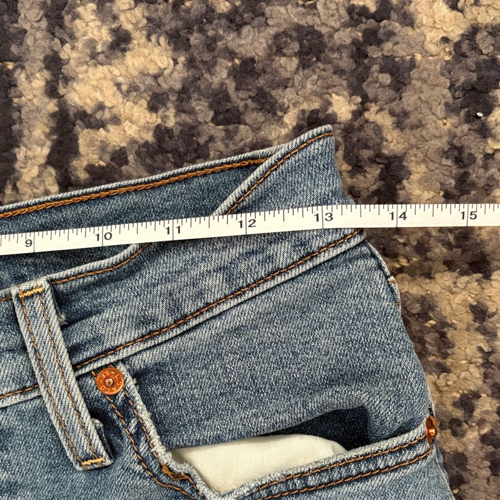 Levi's Ribcage Ankle Jeans - Picture 10 of 10
